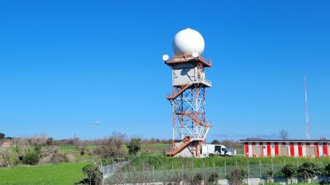 Modern weather radar supports airport traffic in Italy