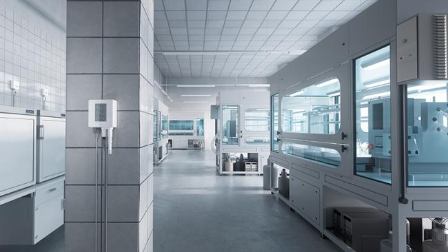VDL200 temp, humidity and CO2 PoE data loggers in laboratory
